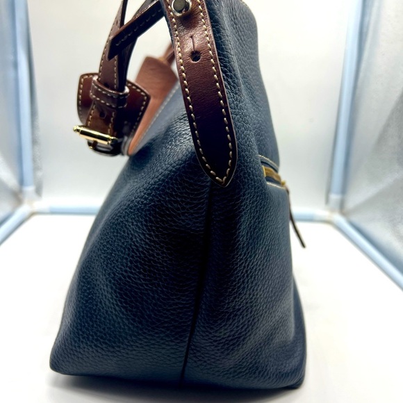 DOONEY & BOURKE navy blue pebbled leather shoulder bag serial number K83… - Picture 4 of 16